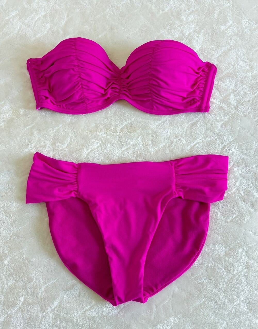 Billabong Women’s Size S Two Piece Bikini Set in Hot Pink